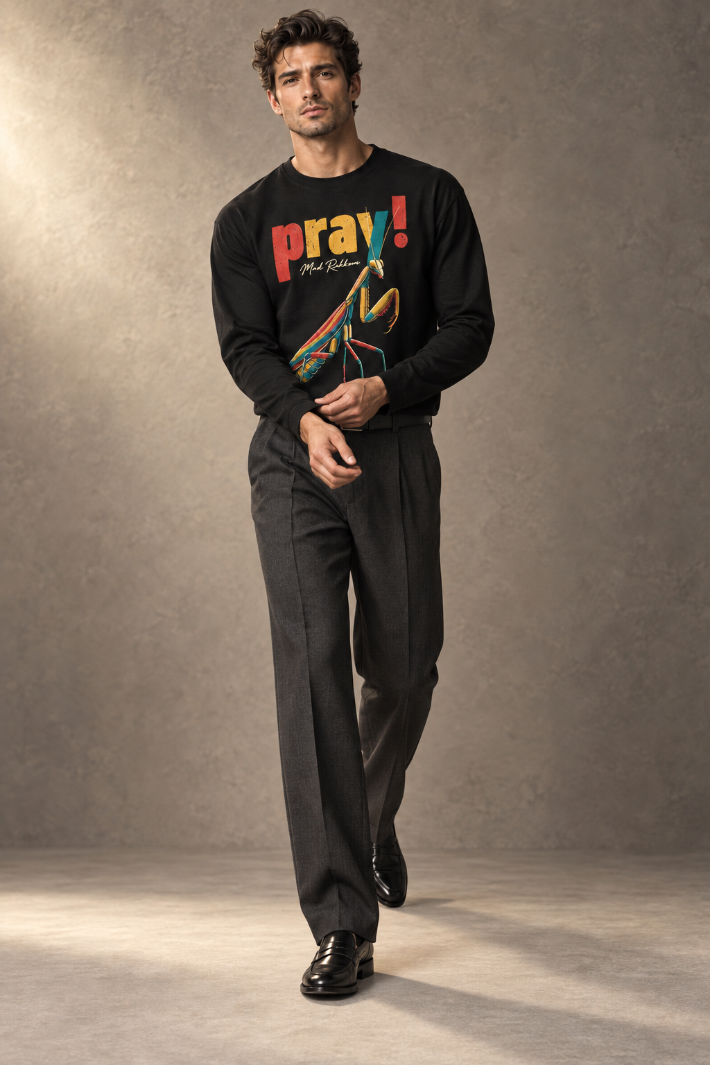 Pray Mantis Graphic Long-Sleeve T-Shirt – Black
