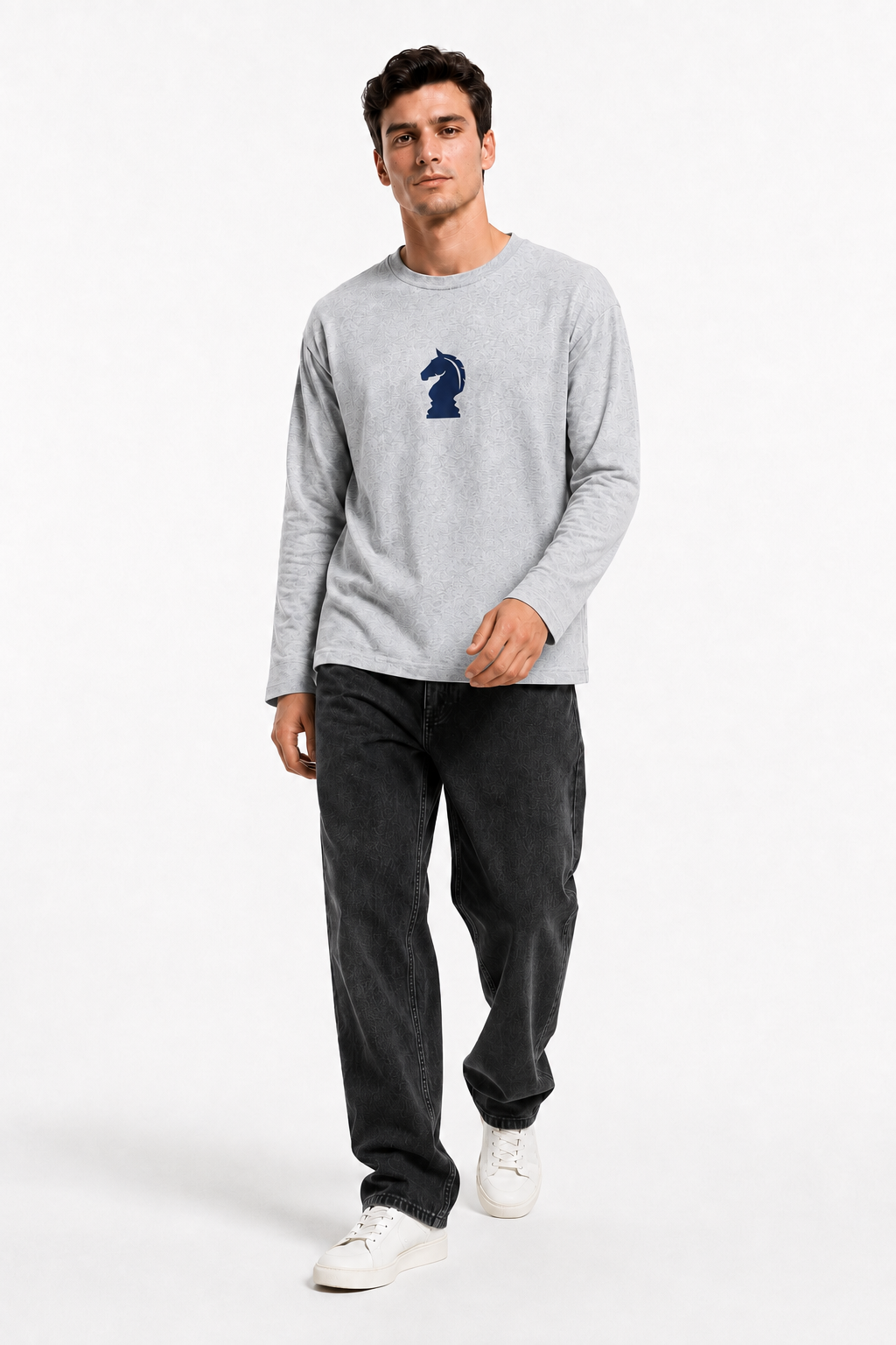 Chess Knight Graphic Light Grey Long Sleeve T-Shirt – Regular Fit
