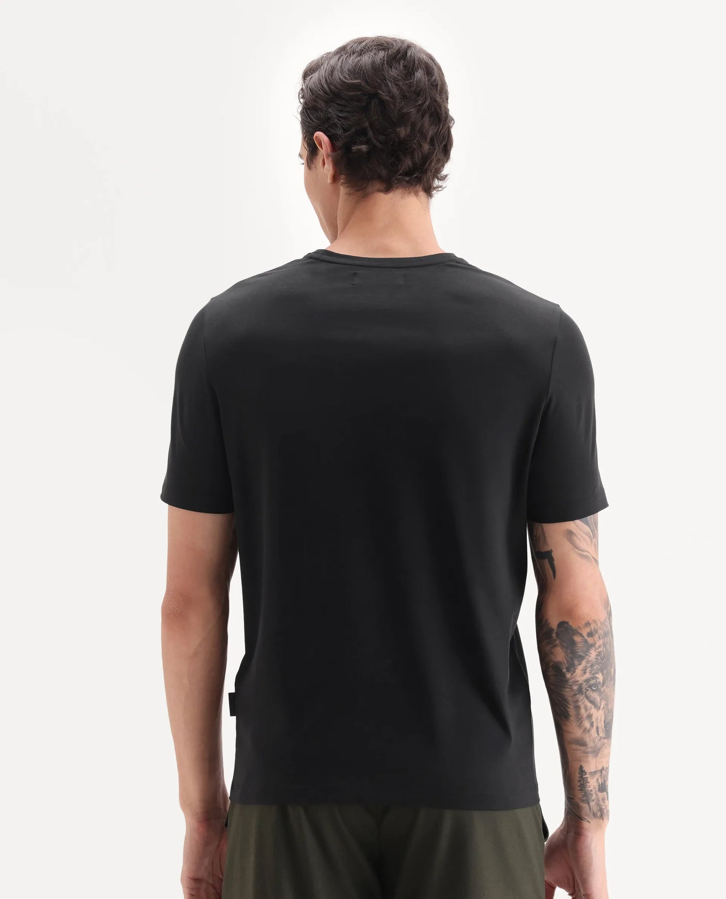 Men’s Premium Black Crew Neck T-Shirt – Regular Fit Everyday Essential