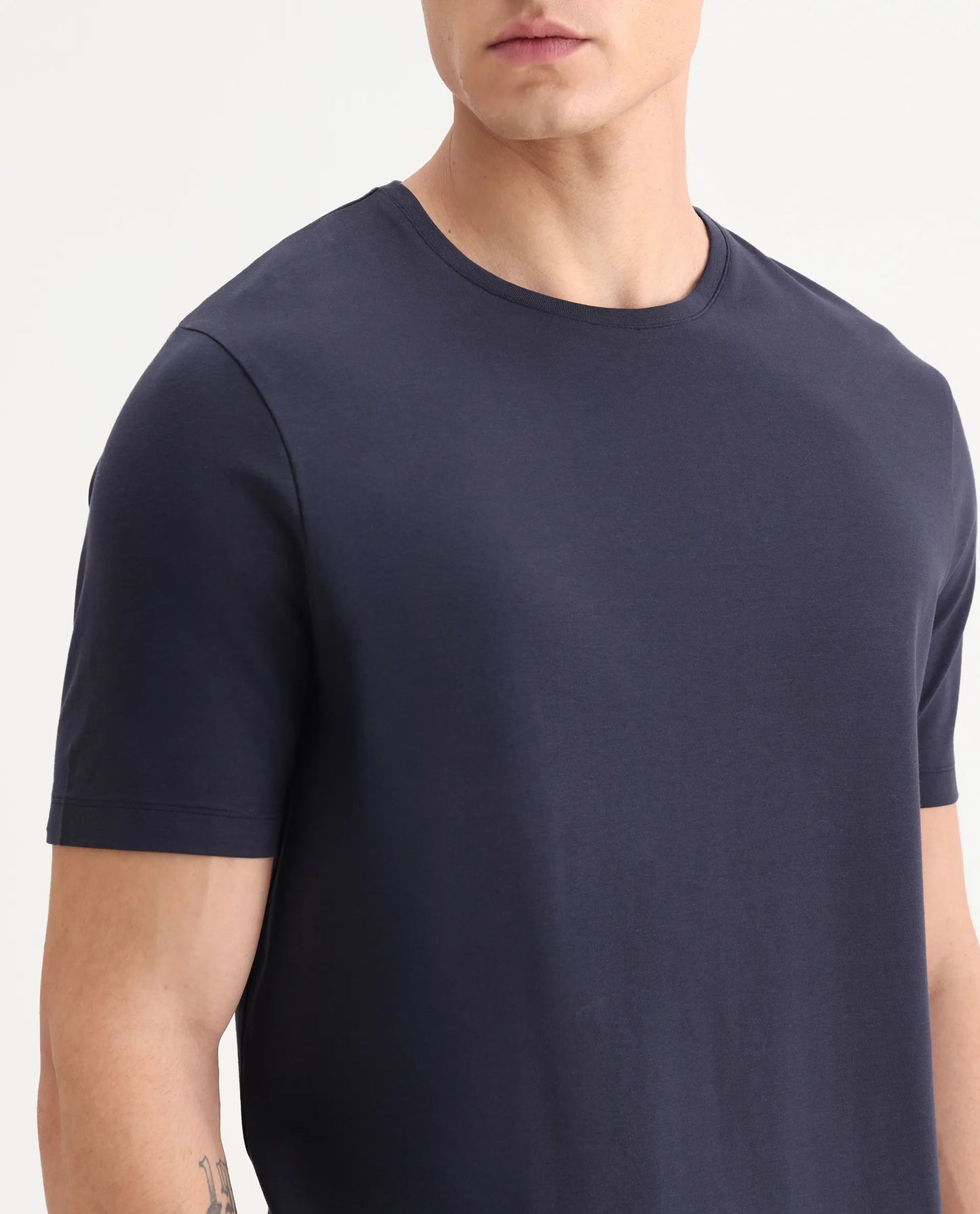 Men’s Navy Blue 220 GSM Premium Cotton T-Shirt – Regular Fit Essential